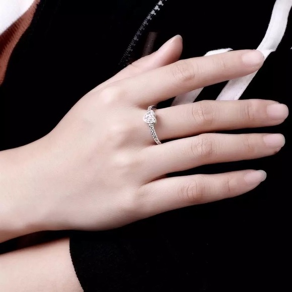 925 Sterling silver simulated diamond heart ring - Picture 6 of 6